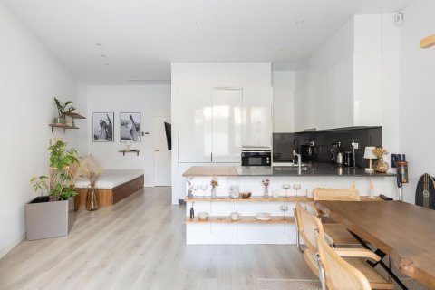 Продажа квартиры в Барселона, Испания 1 спальня, 70м2 №182386 - фото 10