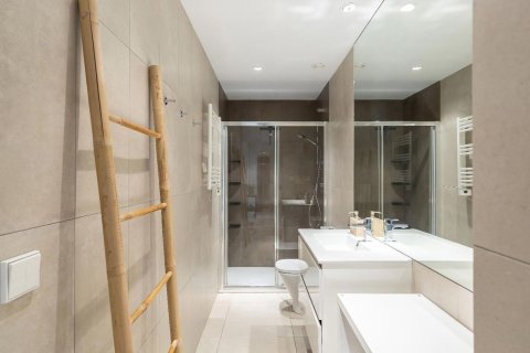Продажа квартиры в Барселона, Испания 1 спальня, 70м2 №182386 - фото 21