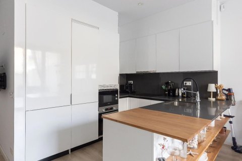 Продажа квартиры в Барселона, Испания 1 спальня, 70м2 №182386 - фото 8