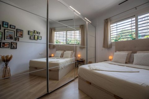 Продажа квартиры в Барселона, Испания 1 спальня, 70м2 №182386 - фото 14