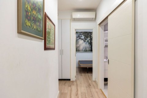 Apartamento en venta en Barcelona, España 3 dormitorios, 72 m2 No. 182384 - foto 25