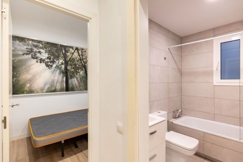 Apartamento en venta en Barcelona, España 3 dormitorios, 72 m2 No. 182384 - foto 19