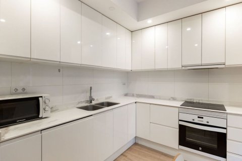 Apartamento en venta en Barcelona, España 3 dormitorios, 72 m2 No. 182384 - foto 11
