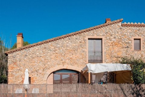Сasa en venta en España 12 dormitorios, 830 m2 No. 182380 - foto 2