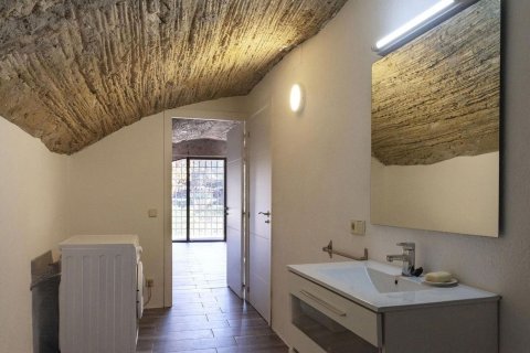 Сasa en venta en España 12 dormitorios, 830 m2 No. 182380 - foto 18