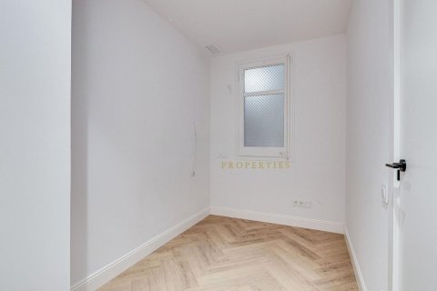 Продажа квартиры в Барселона, Испания 3 спальни, 78м2 №182382 - фото 24