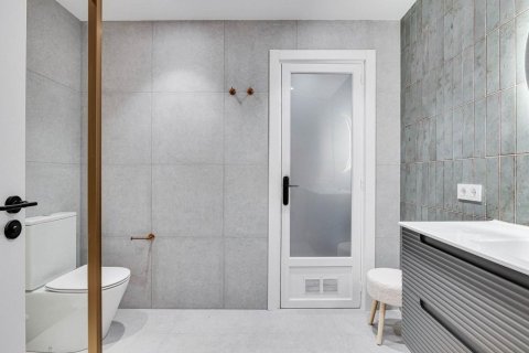 Продажа квартиры в Барселона, Испания 3 спальни, 78м2 №182382 - фото 27