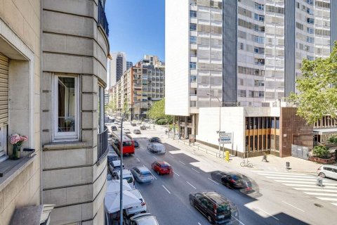 Продажа квартиры в Барселона, Испания 3 спальни, 78м2 №182382 - фото 4