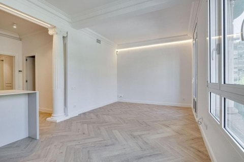 Продажа квартиры в Барселона, Испания 3 спальни, 78м2 №182382 - фото 7