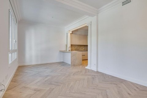 Продажа квартиры в Барселона, Испания 3 спальни, 78м2 №182382 - фото 8
