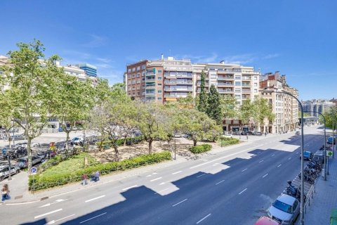 Продажа квартиры в Барселона, Испания 3 спальни, 78м2 №182382 - фото 2