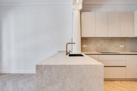 Продажа квартиры в Барселона, Испания 3 спальни, 78м2 №182382 - фото 15