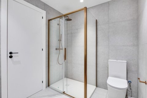 Продажа квартиры в Барселона, Испания 3 спальни, 78м2 №182382 - фото 28