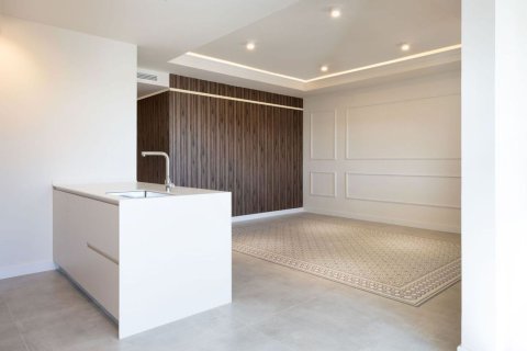 Продажа квартиры в Барселона, Испания 3 спальни, 131м2 №182383 - фото 6