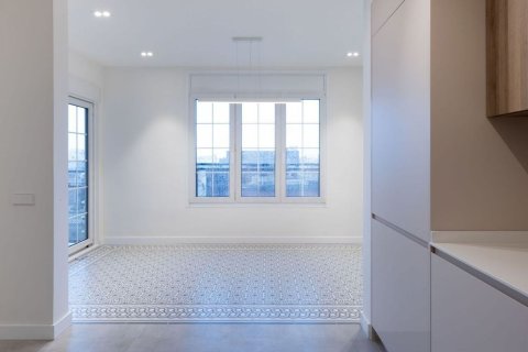 Продажа квартиры в Барселона, Испания 3 спальни, 131м2 №182383 - фото 7