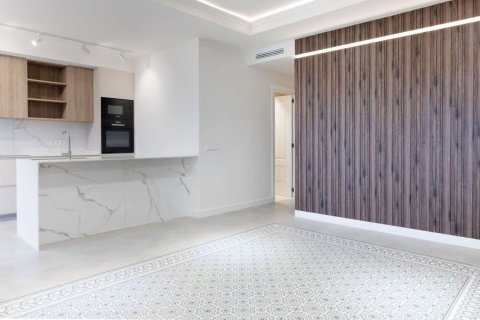 Продажа квартиры в Барселона, Испания 3 спальни, 131м2 №182383 - фото 9
