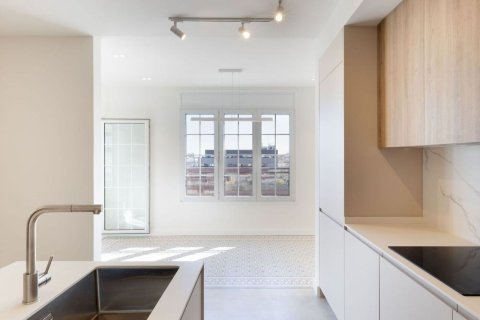 Продажа квартиры в Барселона, Испания 3 спальни, 131м2 №182383 - фото 13