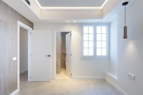Продажа квартиры в Барселона, Испания 3 спальни, 131м2 №182383 - фото 25