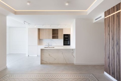 Продажа квартиры в Барселона, Испания 3 спальни, 131м2 №182383 - фото 15
