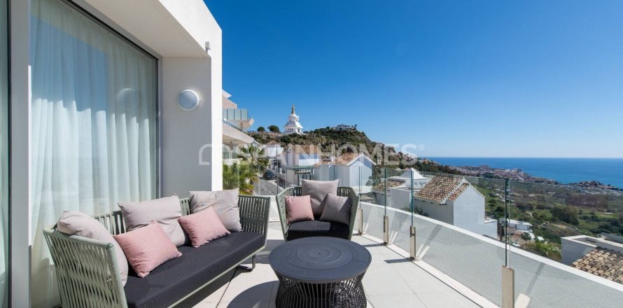 Квартира в Бенальмадена, Малага, Испания 2 спальни, 136м2 №155733