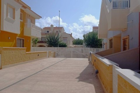 Kaupunkipientalo myytävänä Pilar de la Horadada, Alicante, Espanja, 2 makuuhuonetta, 65 m2 No. 155734 - kuva 16