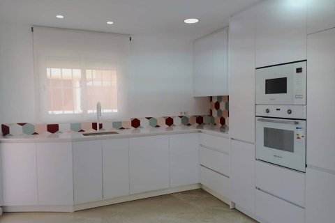 Kaupunkipientalo myytävänä Pilar de la Horadada, Alicante, Espanja, 2 makuuhuonetta, 65 m2 No. 155734 - kuva 2