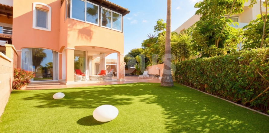 Villa in Adeje, Tenerife, Spain 3 bedrooms, 103 sq.m. No. 155736