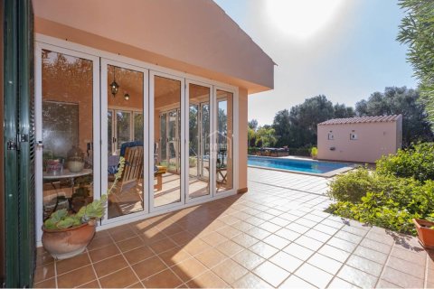 Villa till salu i Es Castell, Menorca, Spanien 4 sovrum, 255 kvm. Nr. 155446 - foto 3