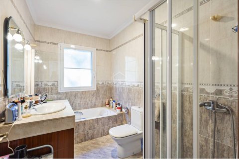 Villa till salu i Es Castell, Menorca, Spanien 4 sovrum, 255 kvm. Nr. 155446 - foto 8