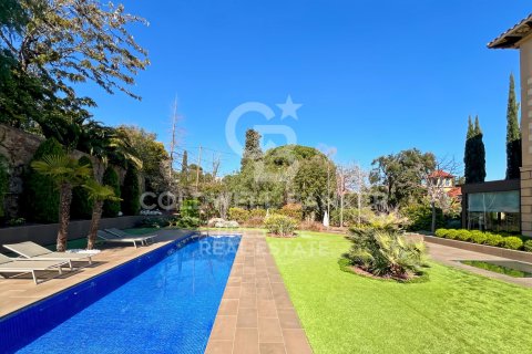 Продажа виллы в Барселона, Испания 5 спален, 938м2 №159144 - фото 5