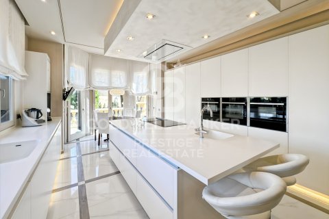 Продажа виллы в Барселона, Испания 5 спален, 938м2 №159144 - фото 9