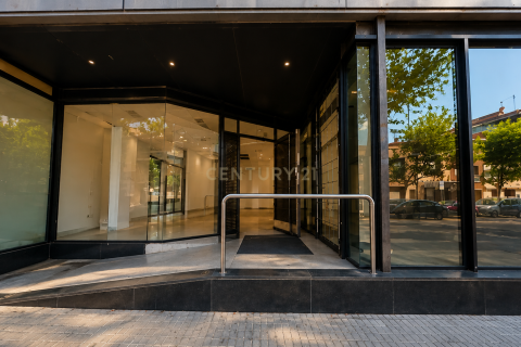 Retail store à Terrassa, Barcelona, Espagne 163 m2 No. 192348