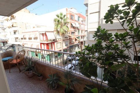 Lägenhet till salu i Torrevieja, Alicante, Spanien 3 sovrum, 104 kvm. Nr. 196676 - foto 16