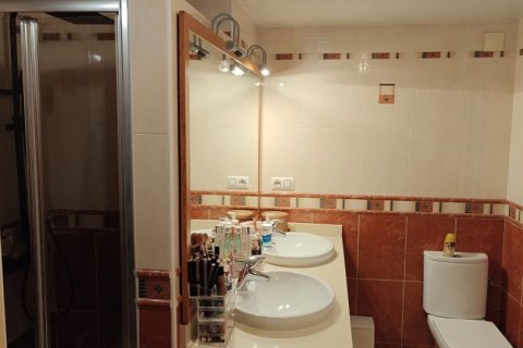 Apartament w Castelldefels, Barcelona, Hiszpania 3 sypialnie, 123 mkw. nr 152704 – zdjęcie 21