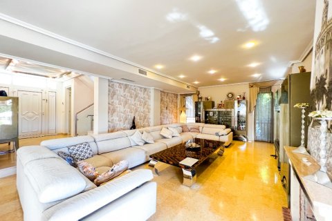 Villa till salu i La Mata, Alicante, Spanien 5 sovrum, 380 kvm. Nr. 145152 - foto 2