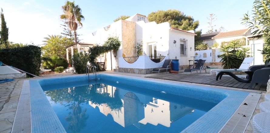 Villa à La Zenia, Alicante, Espagne 2 chambres, 82 m2 No. 145153