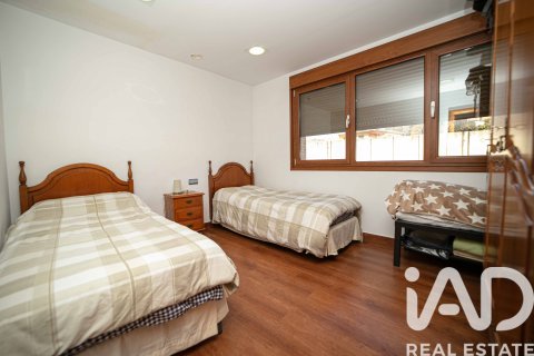 House for sale in Villaquilambre, Leon, Spain 5 bedrooms, 446 sq.m. No. 172398 - photo 16