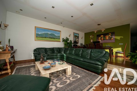 House for sale in Villaquilambre, Leon, Spain 5 bedrooms, 446 sq.m. No. 172398 - photo 5