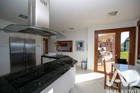 House for sale in Villaquilambre, Leon, Spain 5 bedrooms, 446 sq.m. No. 172398 - photo 26