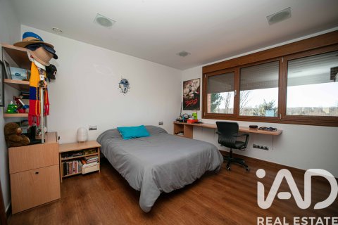 House for sale in Villaquilambre, Leon, Spain 5 bedrooms, 446 sq.m. No. 172398 - photo 15