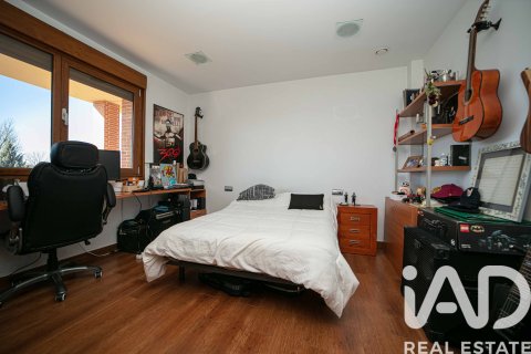 House for sale in Villaquilambre, Leon, Spain 5 bedrooms, 446 sq.m. No. 172398 - photo 14