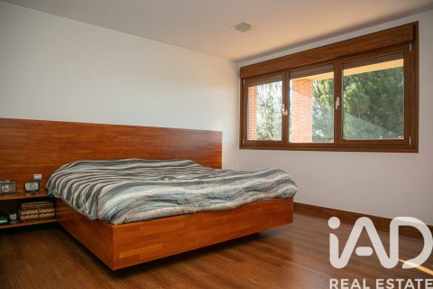 House for sale in Villaquilambre, Leon, Spain 5 bedrooms, 446 sq.m. No. 172398 - photo 11