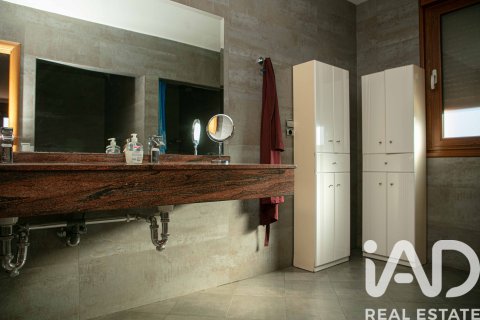 House for sale in Villaquilambre, Leon, Spain 5 bedrooms, 446 sq.m. No. 172398 - photo 29