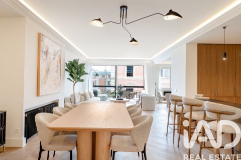 Продажа квартиры в Мадрид, Испания 3 спальни, 291м2 №187754 - фото 5
