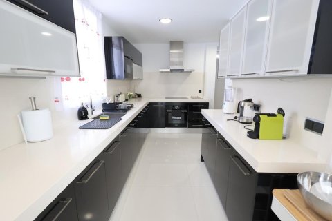 Huvila myytävänä Cabo Roig, Alicante, Espanja, 4 makuuhuonetta, 222 m2 No. 189372 - kuva 4