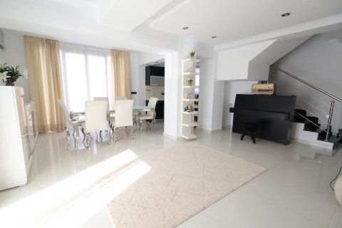 Huvila myytävänä Cabo Roig, Alicante, Espanja, 4 makuuhuonetta, 222 m2 No. 189372 - kuva 9