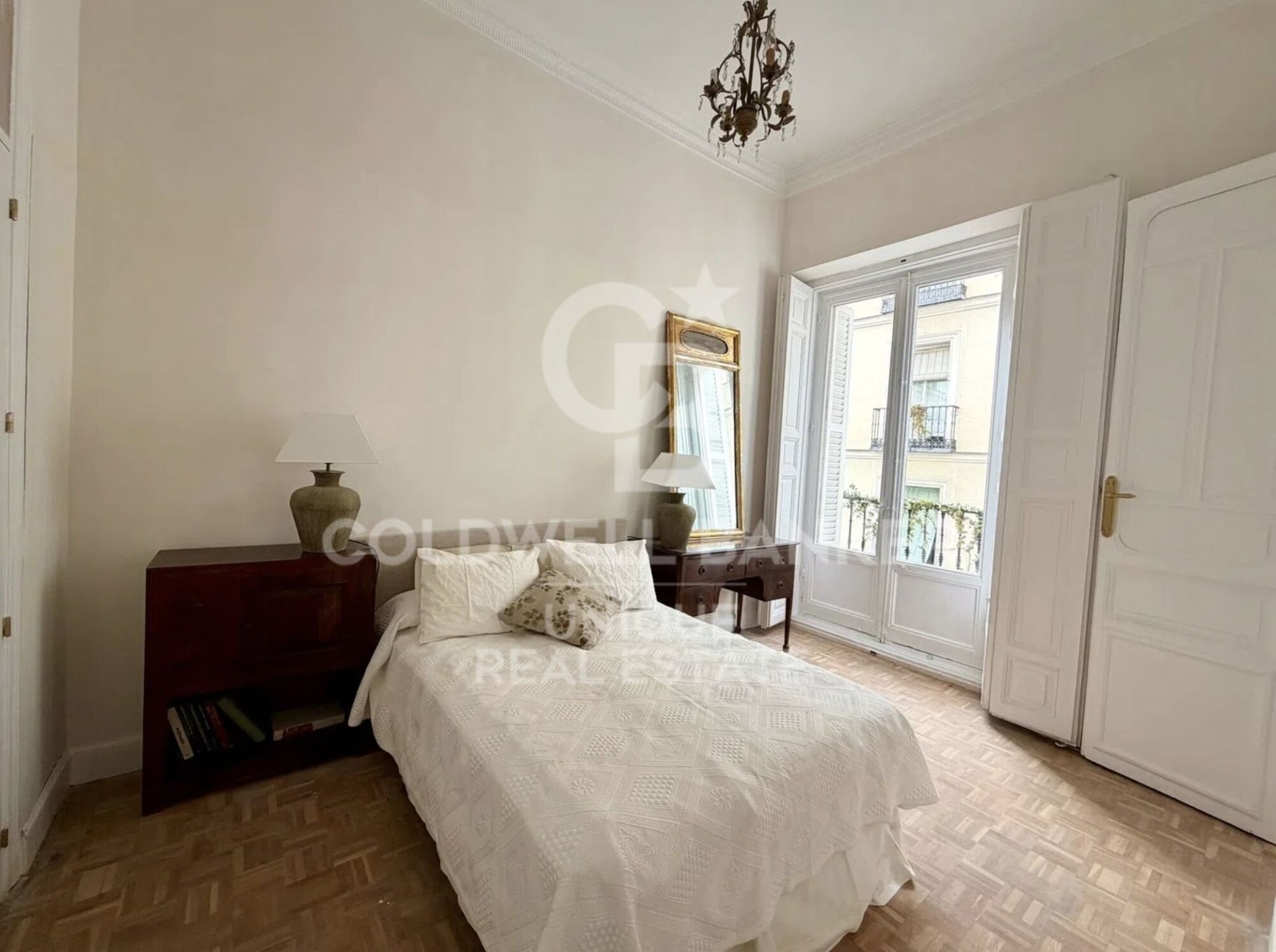 Appartamento a Madrid, Spagna 3 camere da letto, 148 mq. N° 178808
