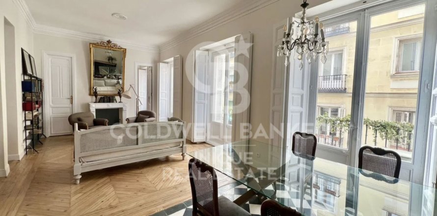 Apartment à Madrid, Espagne 3 chambres, 148 m2 No. 178808