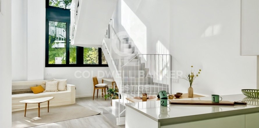 Duplex à Barcelona, Espagne 4 chambres, 133 m2 No. 178809