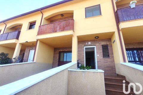 House à vendre à Banyeres Del Penedes, Tarragona, Espagne, 4 chambres, 197 m2 No. 154020 - photo 2